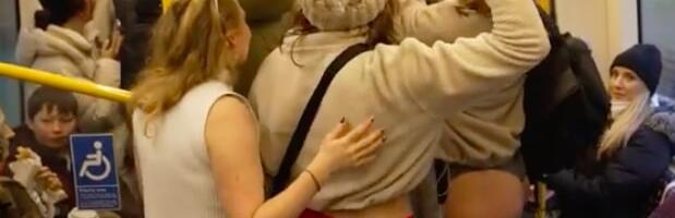 U metrou bez pantalona: I to ne jedna ekscentrična osoba, već mnogo takvih (VIDEO)