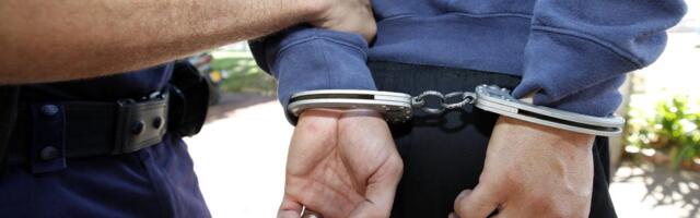 HAOS U ZEMUNU! Posvađao se, pa izvadio nož, hitna pomoć odmah reagovala: Policija uhapsila muškarca zbog nanošenja ubodnih rana