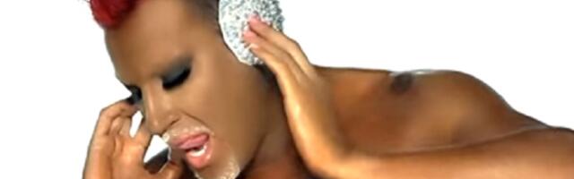 Kontraverzni pevač slavi rođendan: Venčao se za doktora, ugradio silikone u grudi, a sada se oglasio na mrežama