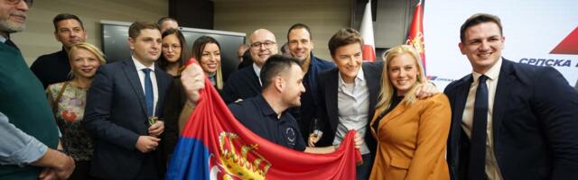 Reakcije vanparlamentaraca na izborni dan i noć u deset mesta u Srbiji