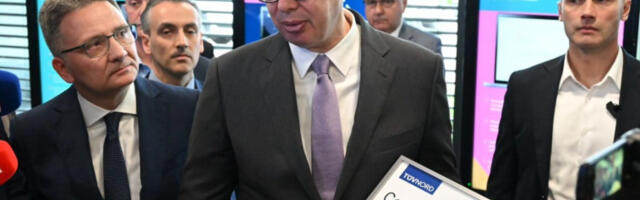 Вучић: Избори ће бити борба за будућност Србије