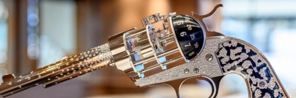 Stoni sat koji postaje glavni deo vašeg enterijera