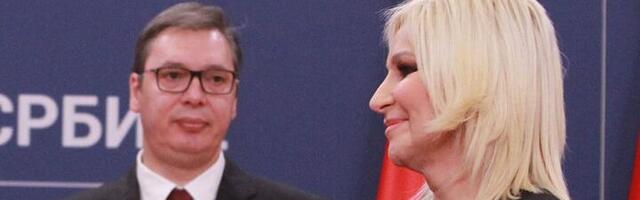 Zorana se opet dodvorava i nameće Vučiću