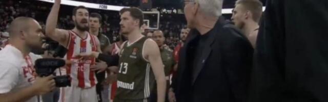 Ključalo na parketu: Kalinić u klinču sa trenerom Bajerna (VIDEO)
