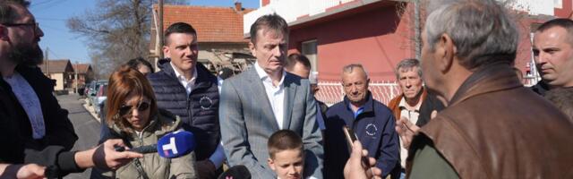 U OVOM SRPSKOM SELU ZA DVE GODINE ROĐENO 300 MALIŠANA! Država to zna da ceni: Meštani umesto prašine i blata dobili asfaltiranu glavnu ulicu! (FOTO)