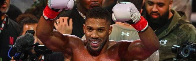 Entoni Džošua je neuništiv: Oporavio se od nesreće, pa zakazao dva spektakla /VIDEO/