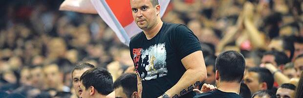 UKINUTA PRESUDA ODBEGLOM UBICI VOĐE NAVIJAČA CRVENE ZVEZDE! Velibor Dunjić izrešetan u kolima ispred popularnog splava, zbog ovoga će se Đuroviću ponovo suditi!