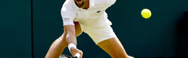 NAJVIŠE POBEDA U ISTORIJI VIMBLDONA! Novak Đoković se izjednačio sa Rodžerom Federerom (Video/Foto)