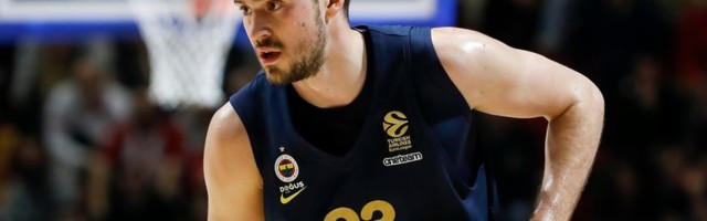Gudurić i Veseli razveselili navijače Fenera