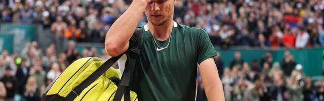 Iz keca u dvojku: Kecmanović uzeo prvi set, pa ostao bez finala