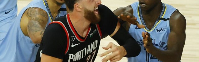 Brutalni Nurkić i Mekolum - Memfis nije izdržao