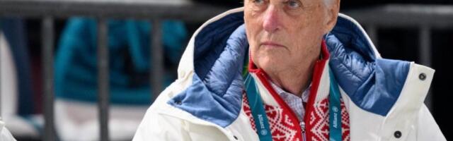 KRALJ U BOLNICI: Dobio infekciju kože na nozi, lekari se JAKO ZABRINULI