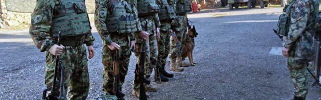 FOTO: Obuka pripadnika Vojske Srbije u Kopnenoj zoni bezbednosti