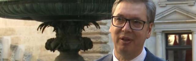 Predsednik Vučić iz Hamburga: Opozicija zna sebe, misle da su drugi isti kao oni!