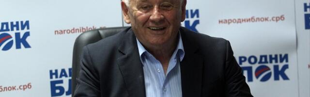 Velja Ilić se udvara studentima, ne bi li opet mogao da kraducka