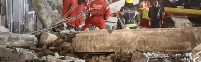 "Samo joj je glava virila ispod betona!" Potresna scena sa mesta tragedije u Novom Sadu: Gledala je u nas, spasilac je rizikovao svoj život!