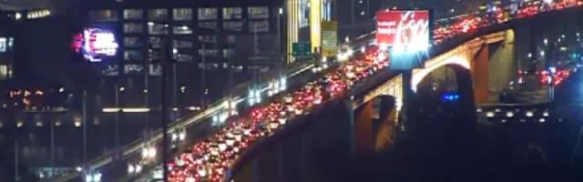 SAOBRAĆAJNI KOLAPS! Beograd blokiran, gužve na ključnim saobraćajnicama! VOZAČI, OPREZ!
