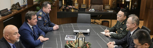 Састанак министра Гашића са амбасадором Кине Ли Мингом