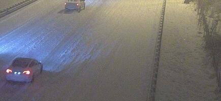 (FOTO) ORKANSKI VETROVI PARALISALI HRVATSKU, ZBOG MEĆAVE SE ZATVARAJU PUTEVI Snežni haos se ne zaustavlja, tramvaji iskliznuli, srušeni adventski šatori