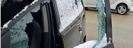 Nedopustivo da se politička neslaganja rešavaju nasiljem i zastrašivanjem: Opozicione stranke ali i gradonačelnik Kragujevca osudili uištavanje automobila aktiviste Mihajlovića