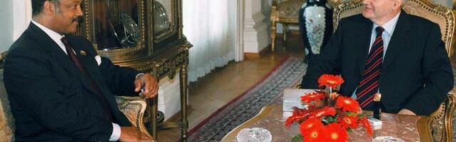 „Molitva sa Miloševićem“: Kako je Džesi Džekson bio ključna figura u oslobađanju američkih vojnika iz Jugoslavije 1999. godine (FOTO, VIDEO)