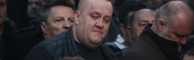 REGION U SUZAMA: Sin Halida Bešlića NAPUSTIO SARAJEVO NAKON NAJNOVIJE TRAGEDIJE, POVEO I DECU! Evo gde je Dino PRONAŠAO MIR! (FOTO)