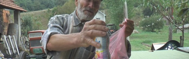 Deda Milutin jede samo bajatu i buđavu hranu, a zbog njegove priče kažu da je ljudski fenomen