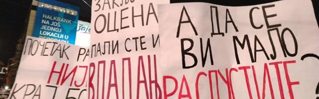 "Baci kobre da se igramo": Studenti na protestu ISMEJALI VUČIĆA (VIDEO)