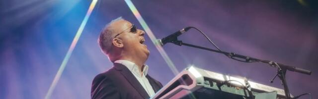 SAŠA MATIĆ OBJAVLJUJE NOVI ALBUM "NOĆAS NAM NE GINE LJUBAV": Sutra stiže prvi deo sa četiri moćne pesme!