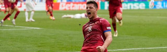 AEK pregazio Škote, Gaćinović asistent, Jović strelac