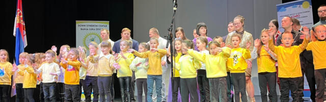 M:TEL I DOWN SYNDROM CENTAR: PARTNERSTVO KOJE OTVARA VRATA JEDNAKIM ŠANSAMA Svečanom akademijom obeleženo 15 godina uspešnog rada (FOTO)