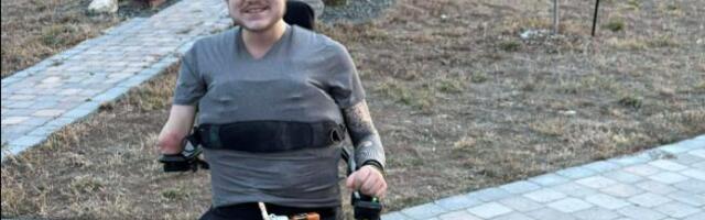Viljuškar me je presekao na pola: Noge su mi bile zarobljene, a ruka razneta, ono što mi je porodica priredila nakon nesreće boli više od invaliditeta