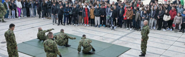 Младима у Пироту представљене каријере у Војсци Србије