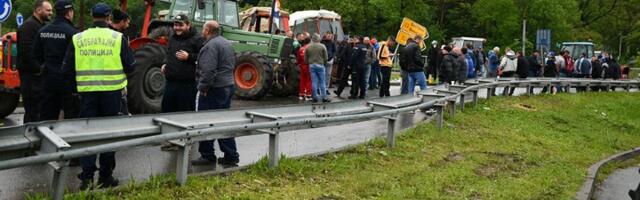 Mlekari celu noć blokirali Ibarsku, studenti ih podržali: Danas nove blokade