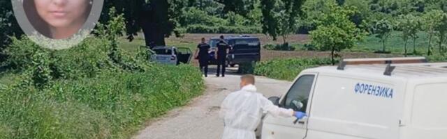 "DETE MI JE UBIJENO NA NAJMONSTRUOZNIJI NAČIN!" Misterije Miličinog dnevnika i muškarca sa kapuljačom razdiru njenu majku, a za lišavanje njenog života do danas NEMA PRAVDE!