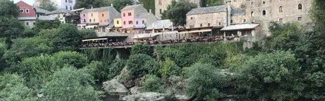 Mustafa i Dimitrije stoje kao opomena