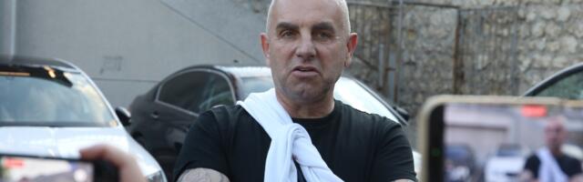 "Sto posto sam siguran da se moje koleginice prodaju za lovu!" Ivan Gavrilović se prvi put pojavio u javnosti sa sinom, ali i suprugom koju je javno varao, a pevačice ranije nije štedeo