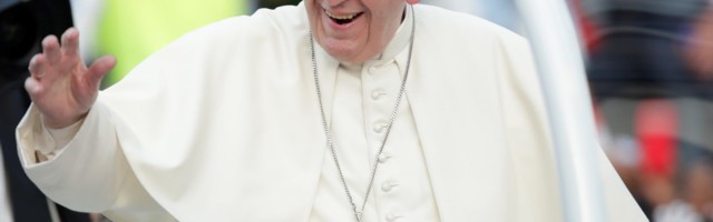 Papa donirao 100.000 evra za obnovu Banije