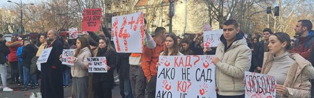 "UPRAVA, NAPOLJE": Počeo protest u Nišu na Medicinskom fakultetu, evo šta studenti traže (VIDEO)