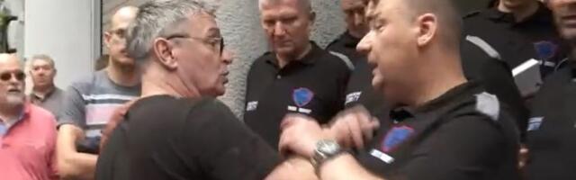 Napeto ispred PKS, privatno obezbeđenje “Soko” i policija sprečavaju građane da prisustvuju raspravi o mineralima