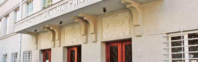 Гимназијалци на редовној настави у Петој београдској