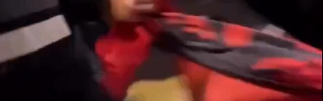 Skandal na propalom protestu: Blokaderi razvili albansku zastavu usred Novog Sada (VIDEO)