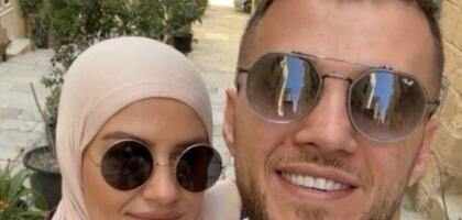 PEVAČ VARAO ŽENU SA OVOM POZNATOM DAMOM: Sve se desilo pred kamerama! Supruga mu sve oprostila i sad se ne odvaja od nje, a komentari se samo nižu (FOTO)