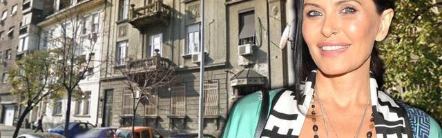 ELENA KARIĆ U OPUŠTENOM IZDANJU NA DORĆOLU: Svako jutro šeta pse i trudi se da ostane neprimećena