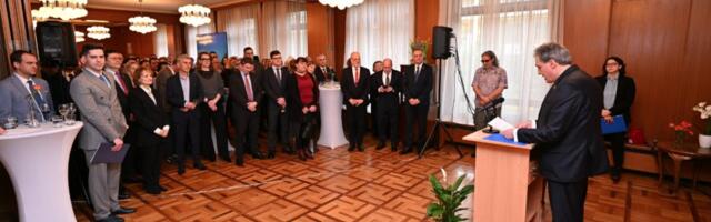 "Švajcarska i Srbija nisu samo zemlje koje sarađuju – to su društva koja se razumeju": Dan državnosti obeležen u našoj Ambasadi u Bernu (foto)