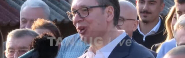 (UŽIVO) Vučić obilazi selo Kotraža u Lučanima: Stiže voodovod i putevi (VIDEO)