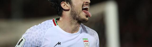 ZBOG FOTOGRAFIJE SA NEPRIJATELJEM IZBAČEN IZ REPREZENTACIJE! Potez najboljeg strelca Irana razbesneo vlast, usledila žestoka reakcija!