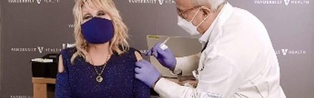 VIDEO: Doli Parton primila vakcinu uz obradu svoje pesme "Džolin"