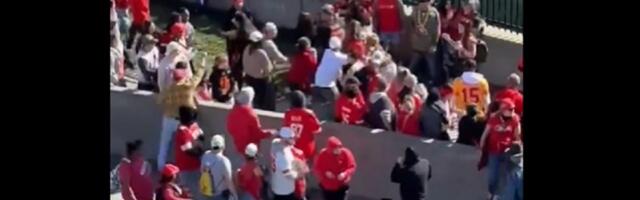 Navijači rizikovali živote i sprečili masakr u SAD (VIDEO)