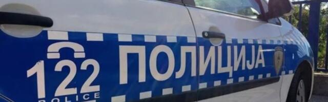 Jeziva saobraćajka: Automobil podleteo pod voz